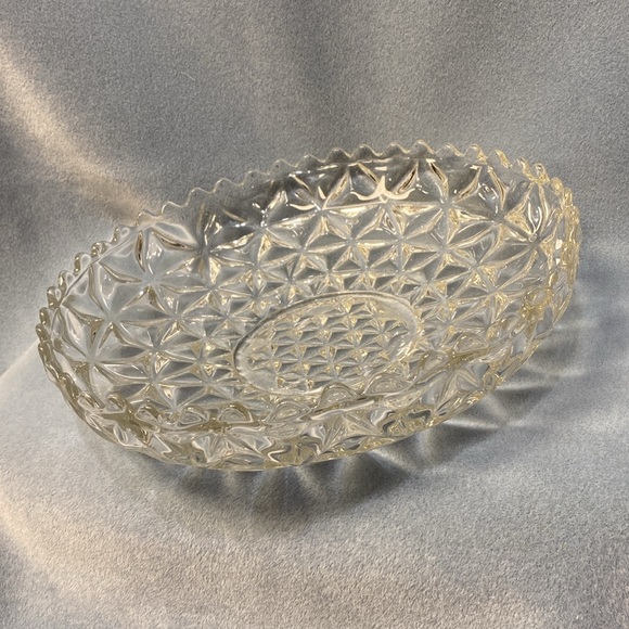 Mt Vernon imperial Pressed Crystal Crisscross Inverted Diamond Pattern Bowl - Picture 3 of 12